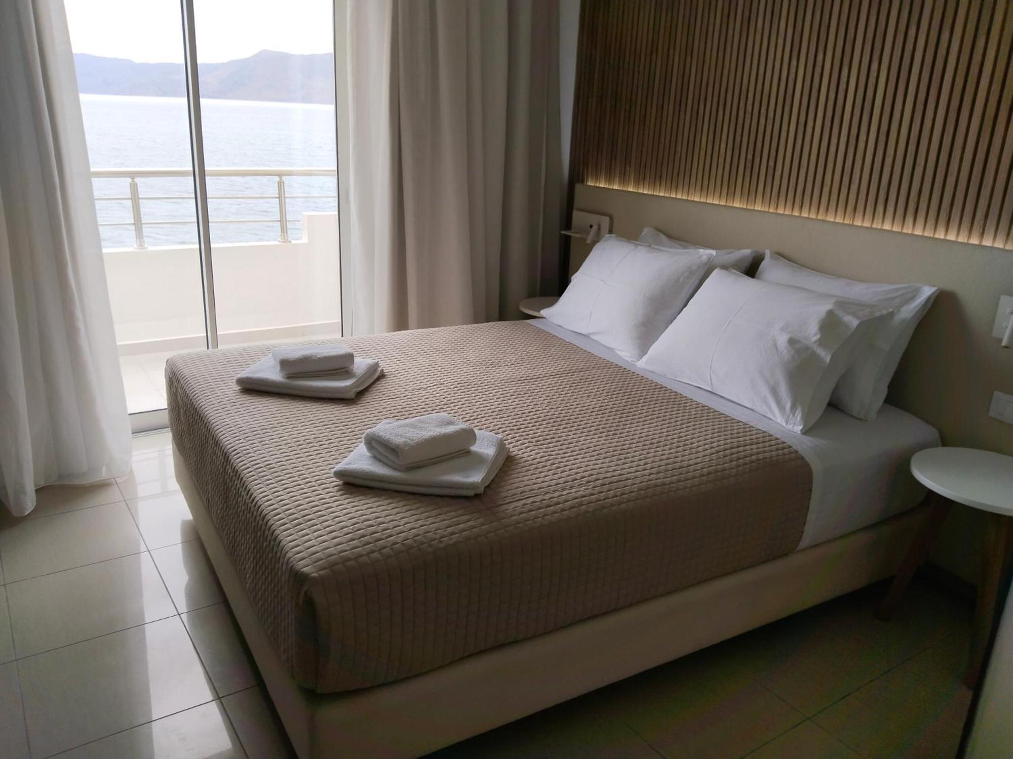 Mandy Suites Kissamos Bagian luar foto